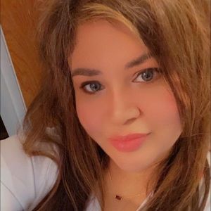 Meet your Posher, Marisa